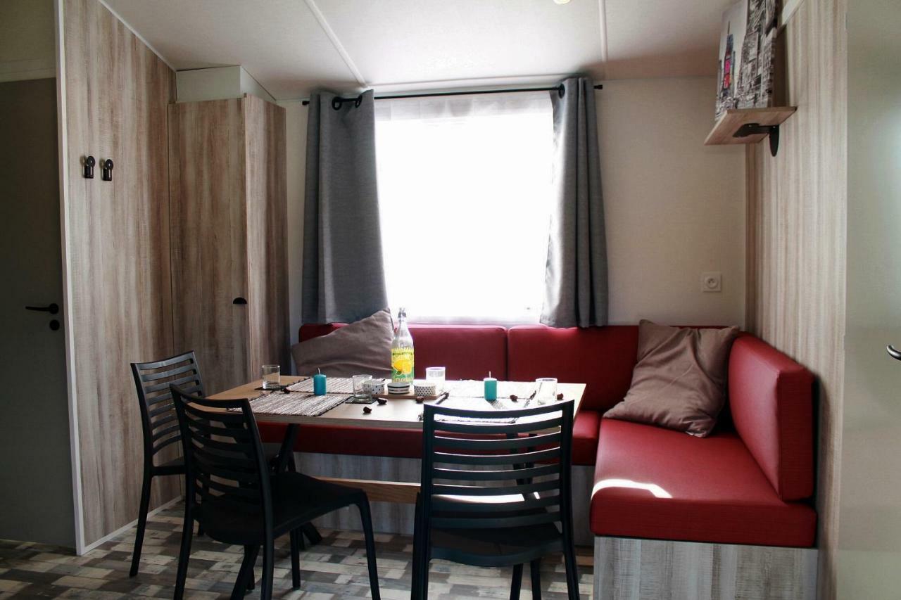 Camping Au Pré de l'Étang Sainte-Foy  Esterno foto